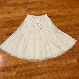 Tahari Elegant Cream Skirt size: 6